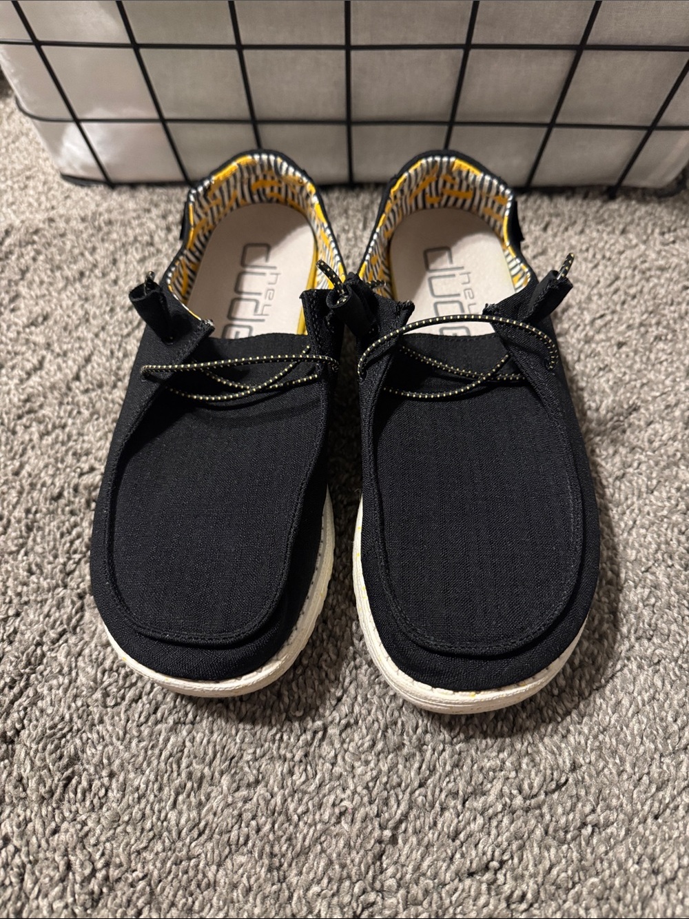 Hey Dude Wendy Black Bananas Women’s Black Slip-On Loafers size 9